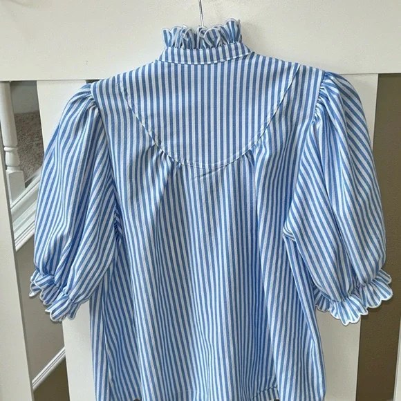 Tuckernuck Pomander Place Flirty Blue Stripe Selena Blouse Still sold on site! M - Picture 6 of 13